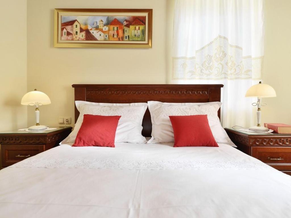 Villa Оміш Екстер'єр фото