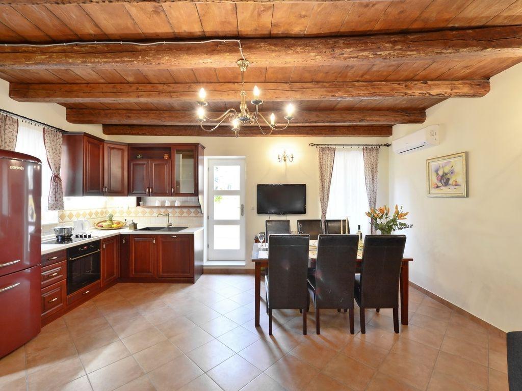 Villa Оміш Екстер'єр фото